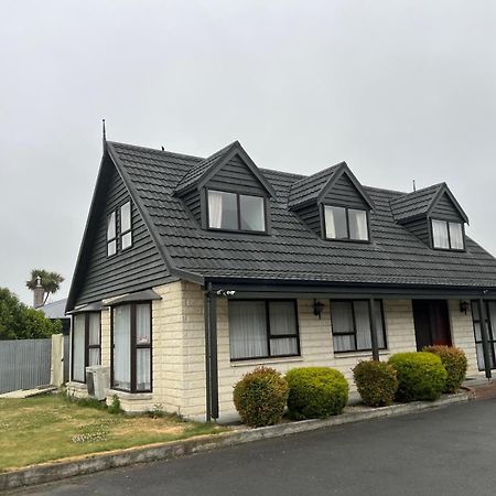 Academy Lodge Motel Ashburton Esterno foto
