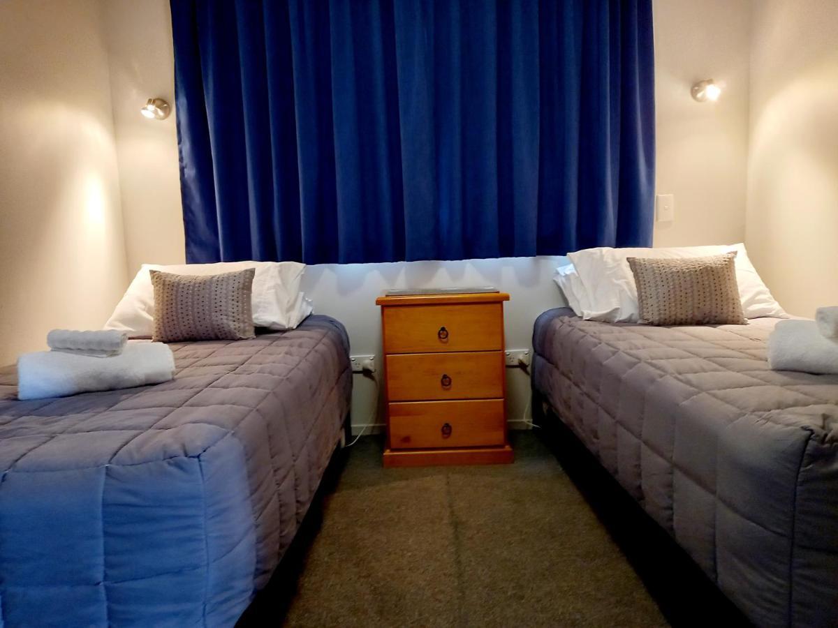 Academy Lodge Motel Ashburton Esterno foto