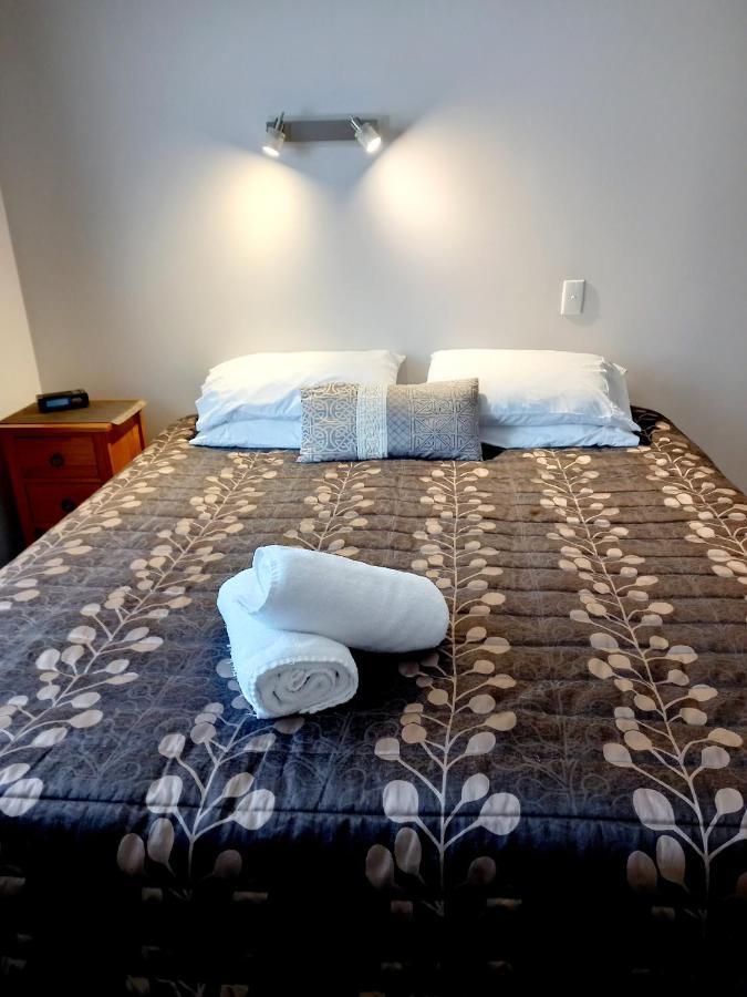 Academy Lodge Motel Ashburton Esterno foto