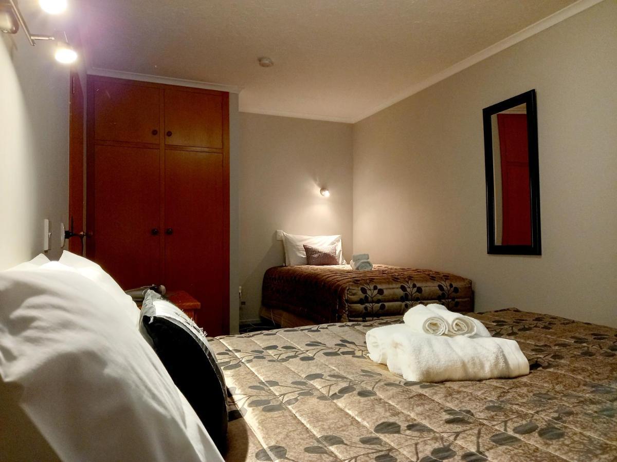 Academy Lodge Motel Ashburton Esterno foto