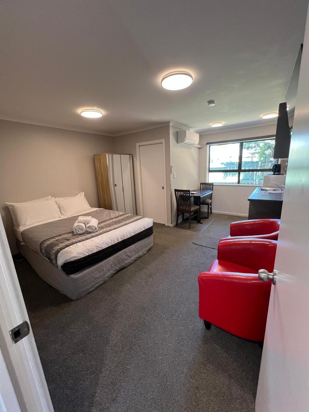 Academy Lodge Motel Ashburton Esterno foto
