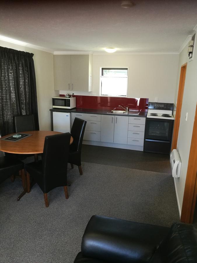 Academy Lodge Motel Ashburton Esterno foto